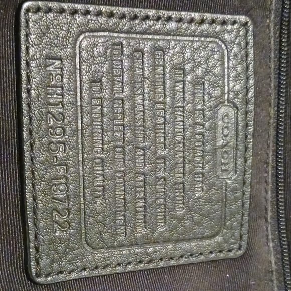 Coach VTG Black Peebled Leather Crossbody. # F19722 EUC 🎉🎉Host Pick 1/8/25🎉🎉 - Picture 13 of 16